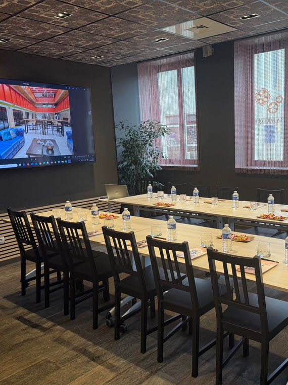 visuel salle réunion de travail séminaire La Rochelle Hôtel La Fabrique
